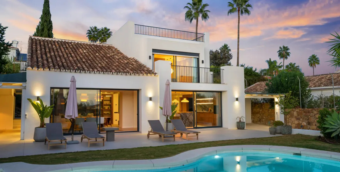 Sale of detached villa in Nueva Andalucía 1