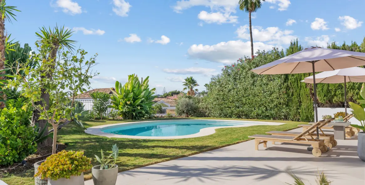 Sale of detached villa in Nueva Andalucía 10