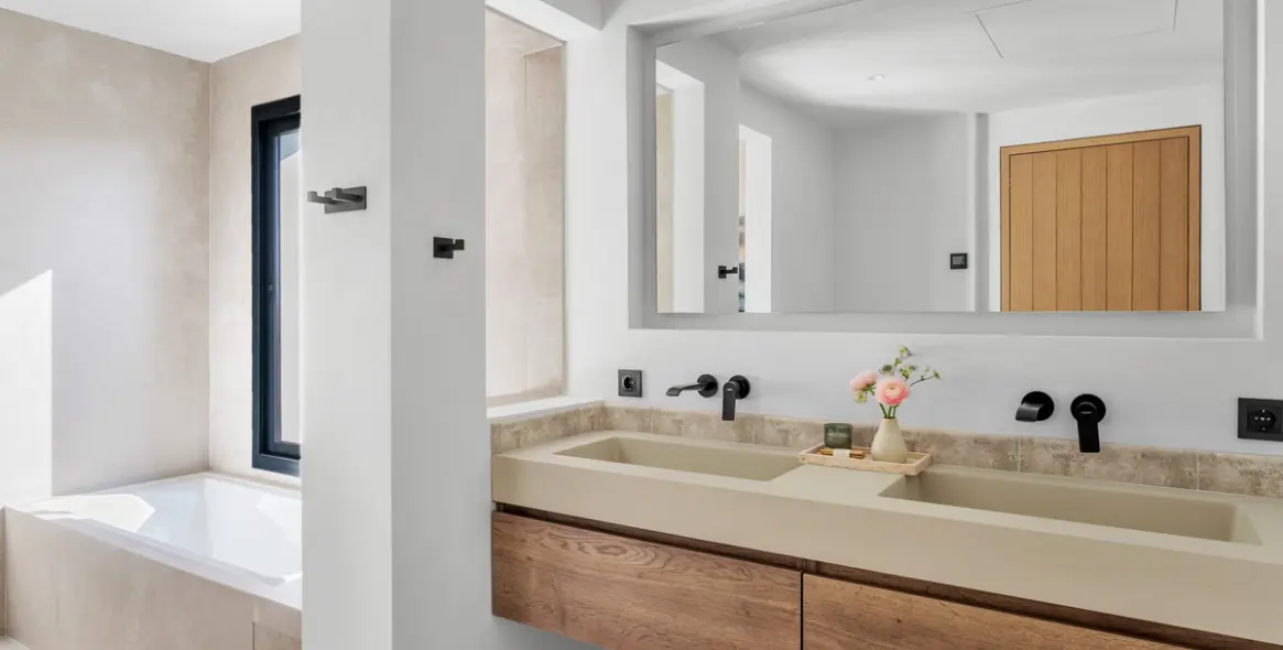 Sale of detached villa in Nueva Andalucía 12