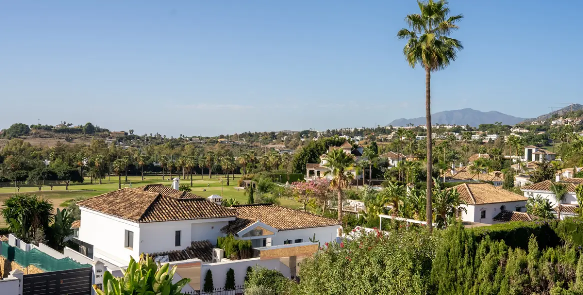 Sale of detached villa in Nueva Andalucía 14