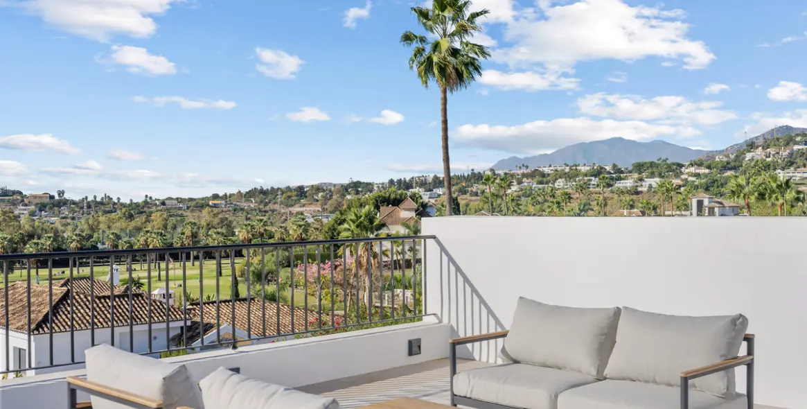 Sale of detached villa in Nueva Andalucía 15