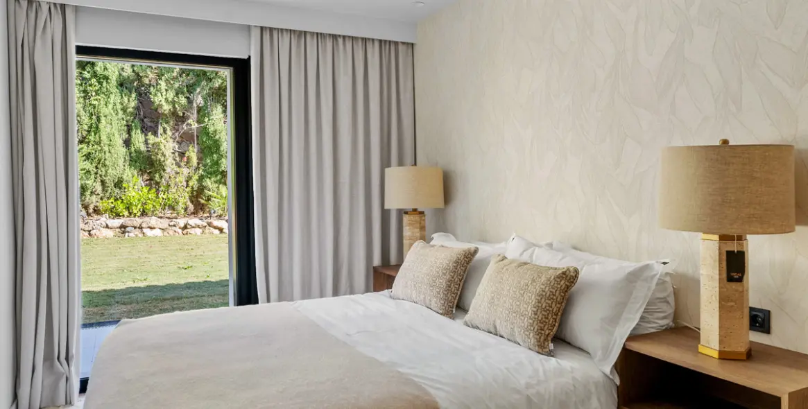 Sale of detached villa in Nueva Andalucía 16