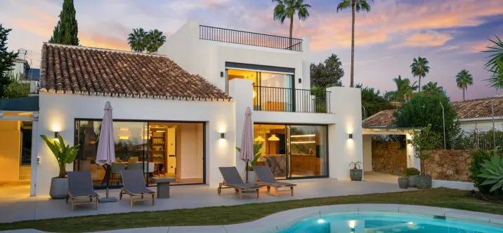 Sale of detached villa in Nueva Andalucía 0