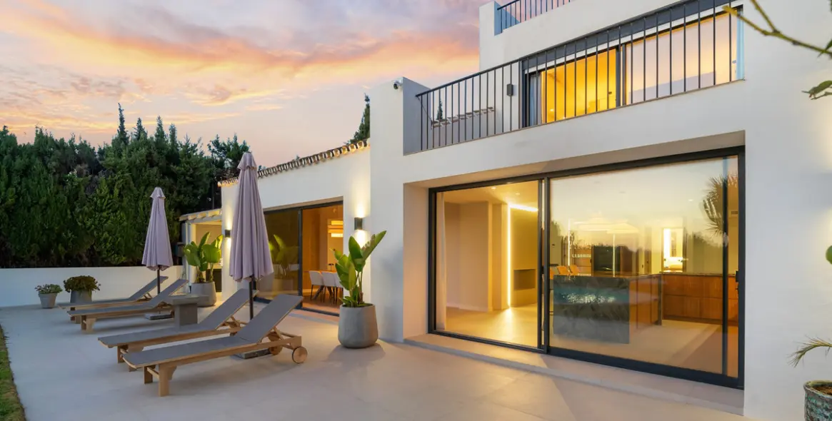 Продажа  отдельно стоящей виллы в Nueva Andalucía 2