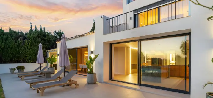 Sale of detached villa in Nueva Andalucía 1