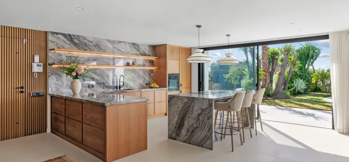 Sale of detached villa in Nueva Andalucía 2