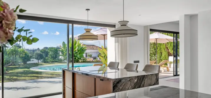 Sale of detached villa in Nueva Andalucía 3