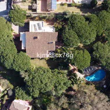 Venta de villa independiente en Calahonda