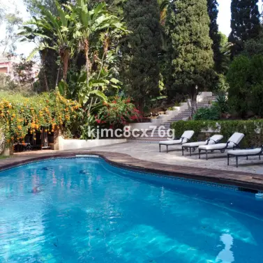 Venta de villa independiente en Calahonda