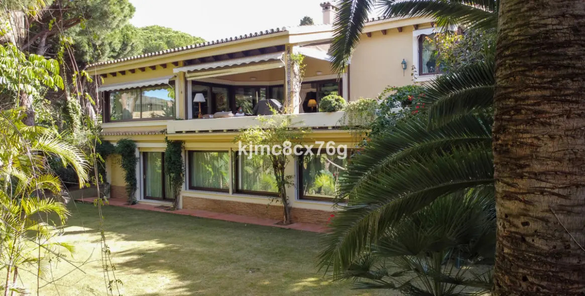 Venta de villa independiente en Calahonda 4