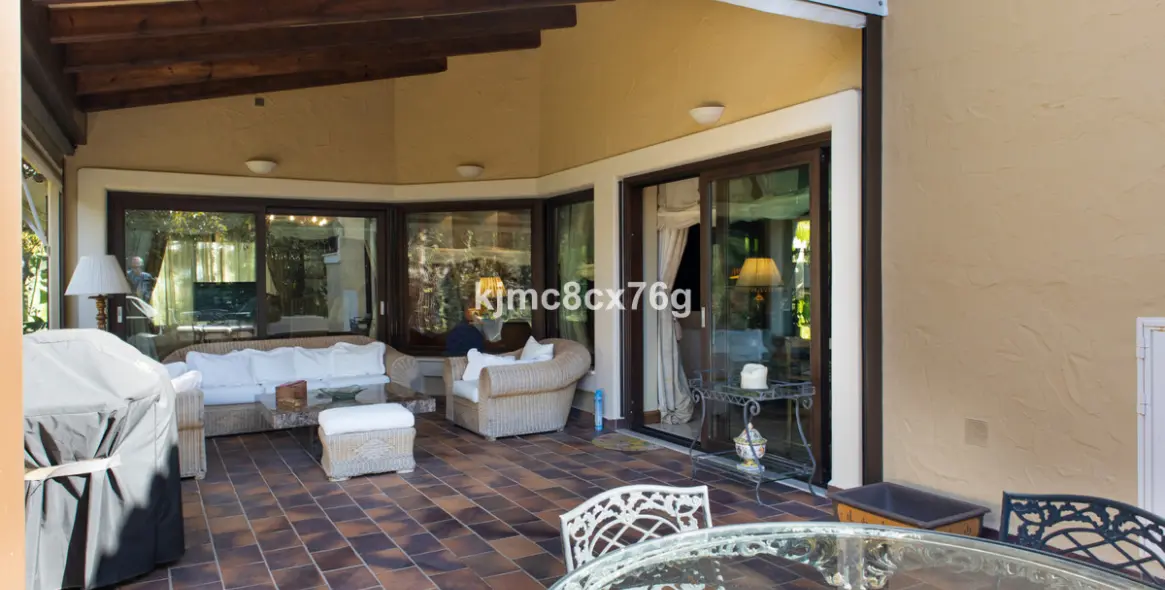 Venta de villa independiente en Calahonda 8