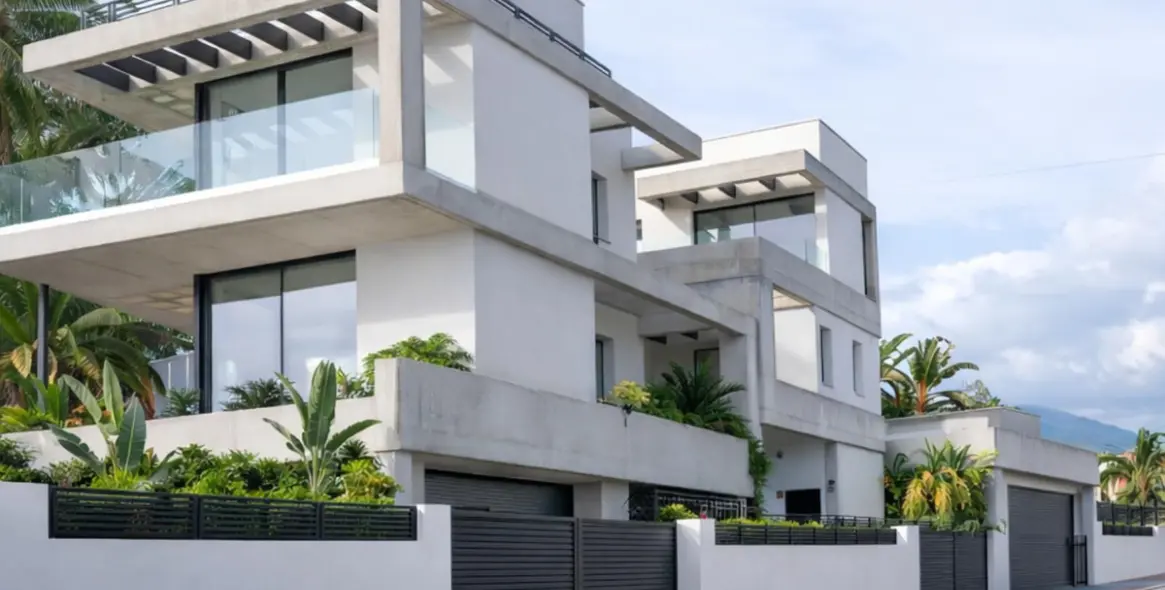 Venta de villa independiente en Nueva Andalucía 1