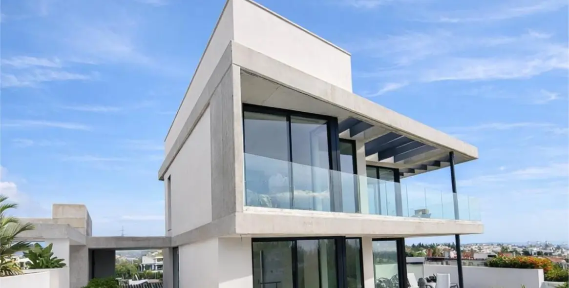 Venta de villa independiente en Nueva Andalucía 2