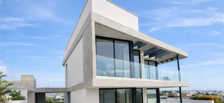 Venta de villa independiente en Nueva Andalucía 1