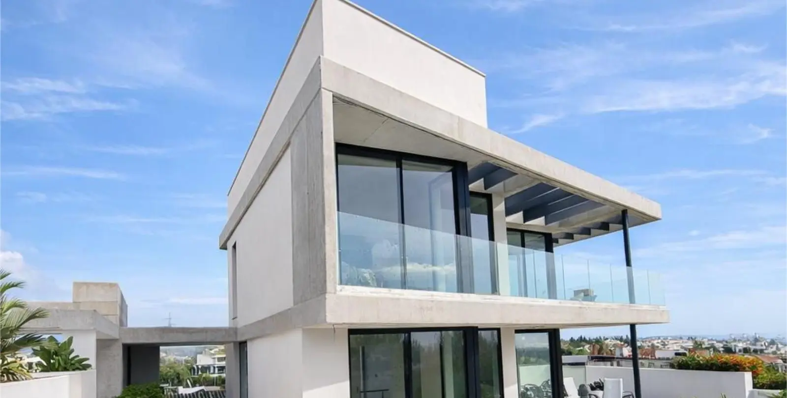 Sale of detached villa in Nueva Andalucía 1