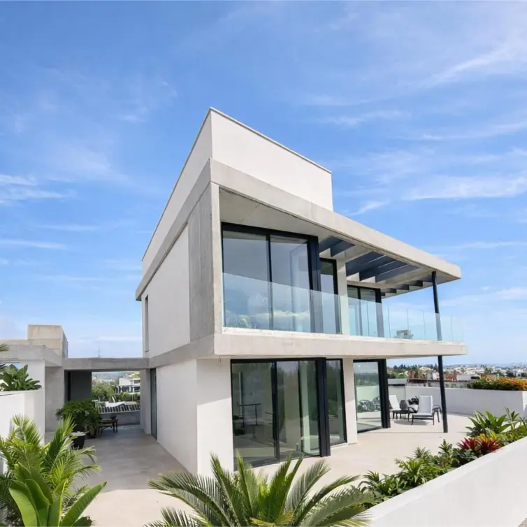 Long-term rent of detached villa in Nueva Andalucía