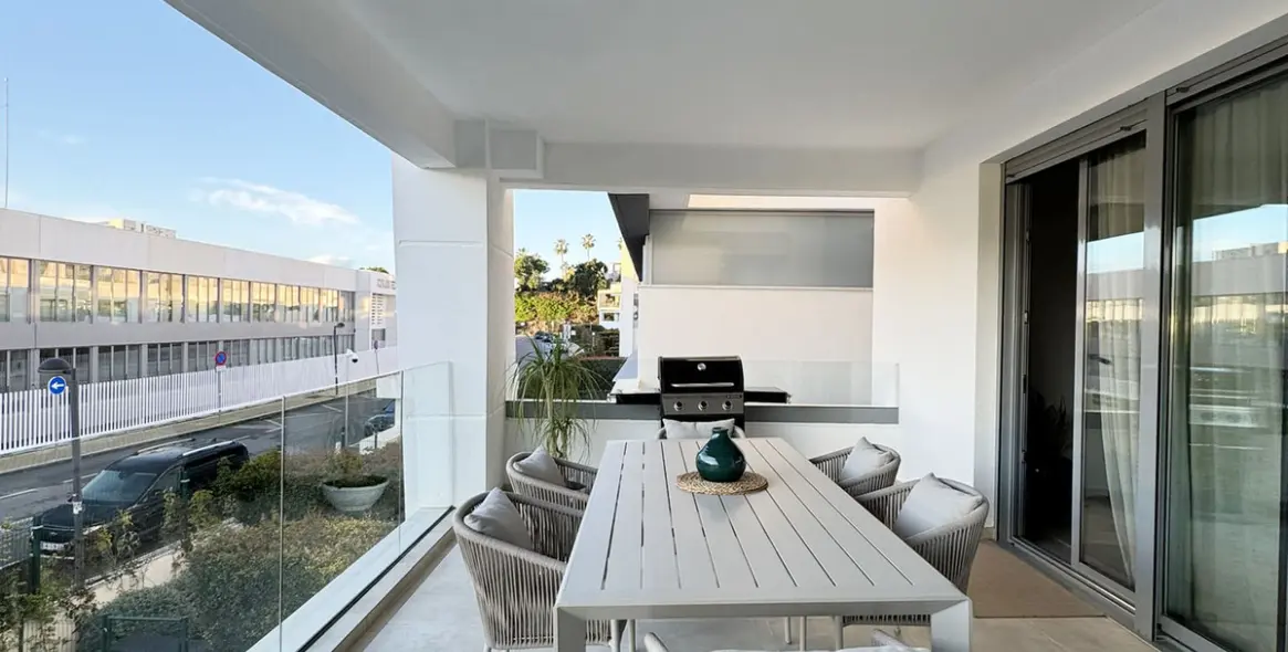 Долгосрочная аренда апартаментов на среднем этаже в Selwo 1