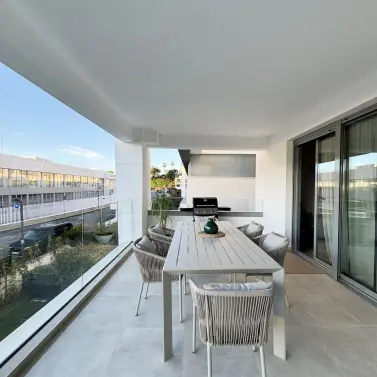 Долгосрочная аренда апартаментов на среднем этаже в Selwo