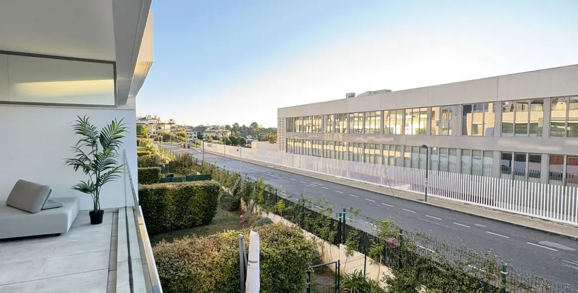 Долгосрочная аренда апартаментов на среднем этаже в Selwo 3