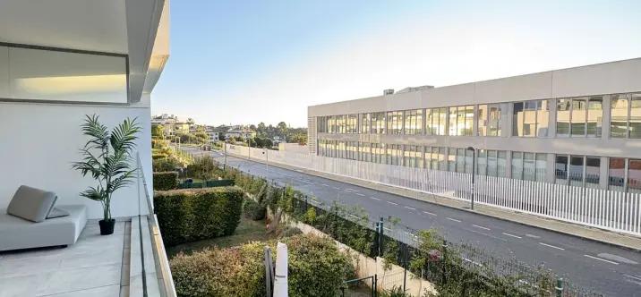 Долгосрочная аренда апартаментов на среднем этаже в Selwo 2