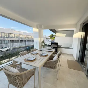 Долгосрочная аренда апартаментов на среднем этаже в Selwo