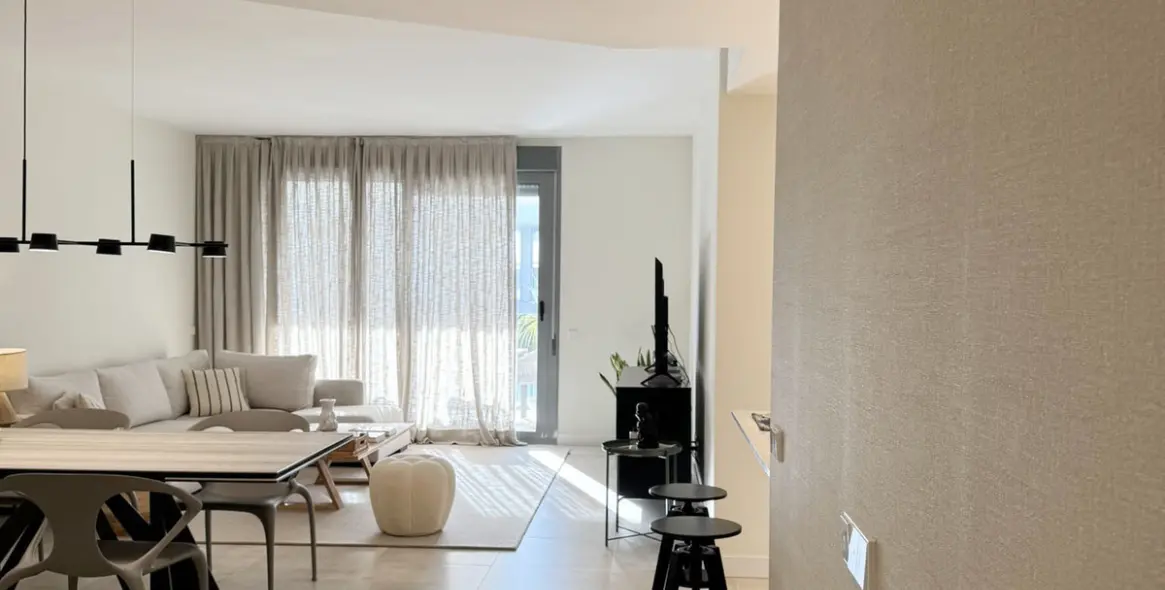 Долгосрочная аренда апартаментов на среднем этаже в Selwo 11