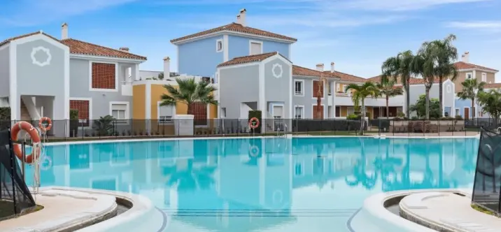 Long-term rent of penthouse duplex in Estepona 0