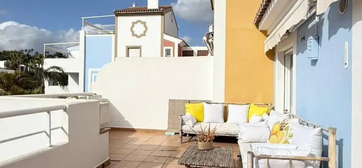 Long-term rent of penthouse duplex in Estepona 3