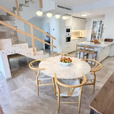 Long-term rent of penthouse duplex in Estepona