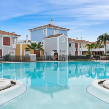 Долгосрочная аренда двухуровневого пентхауса в Estepona