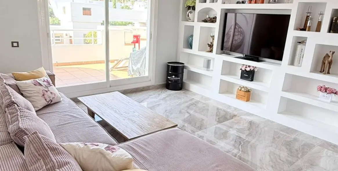Long-term rent of penthouse duplex in Estepona 2