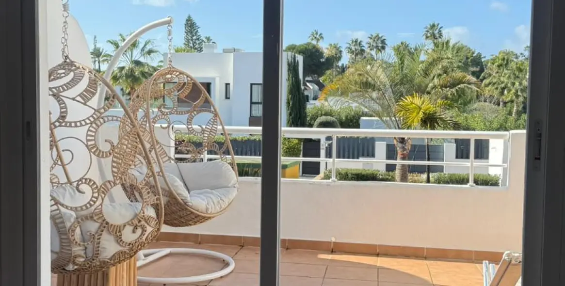 Long-term rent of penthouse duplex in Estepona 3
