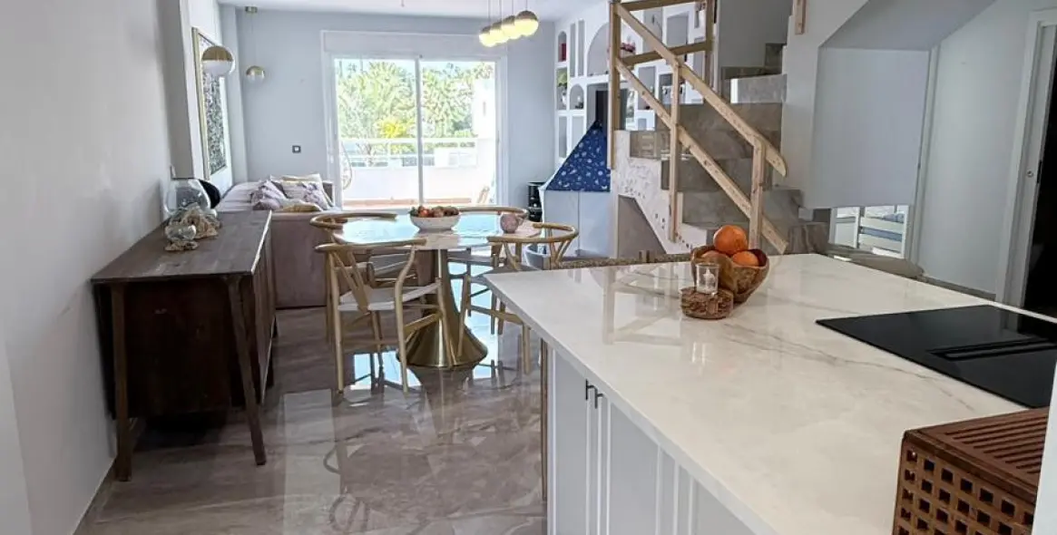 Long-term rent of penthouse duplex in Estepona 8