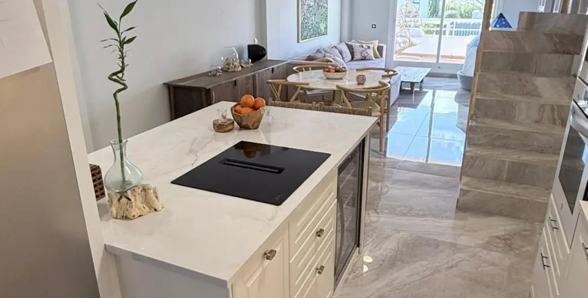 Long-term rent of penthouse duplex in Estepona 11