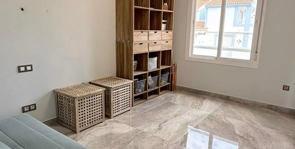 Long-term rent of penthouse duplex in Estepona 18