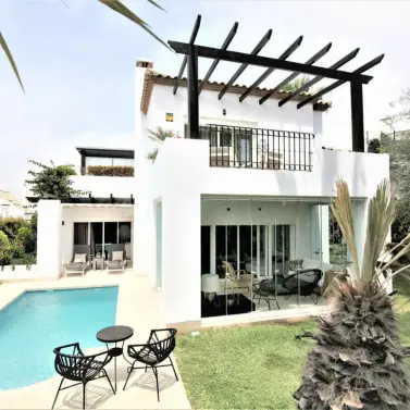 Long-term rent of detached villa in The Golden Mile