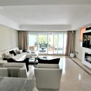 Long-term rent of detached villa in The Golden Mile