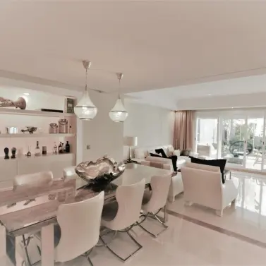 Long-term rent of detached villa in The Golden Mile