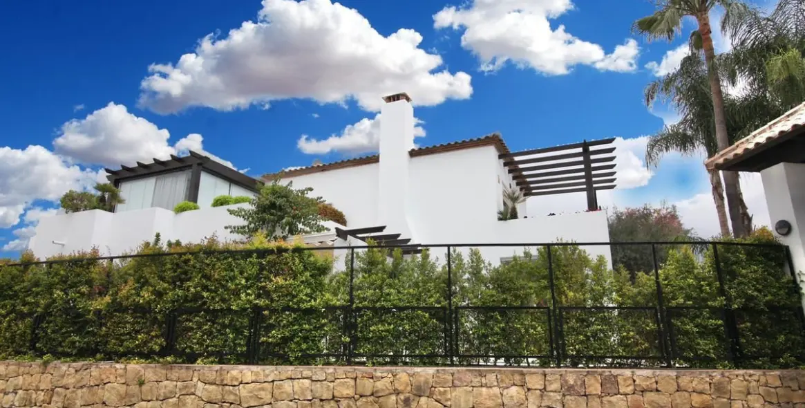 Long-term rent of detached villa in The Golden Mile 21