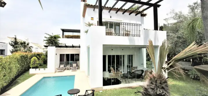 Long-term rent of detached villa in The Golden Mile 0