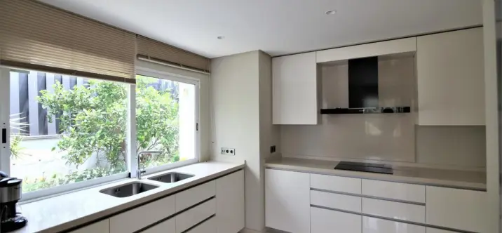 Long-term rent of detached villa in The Golden Mile 4