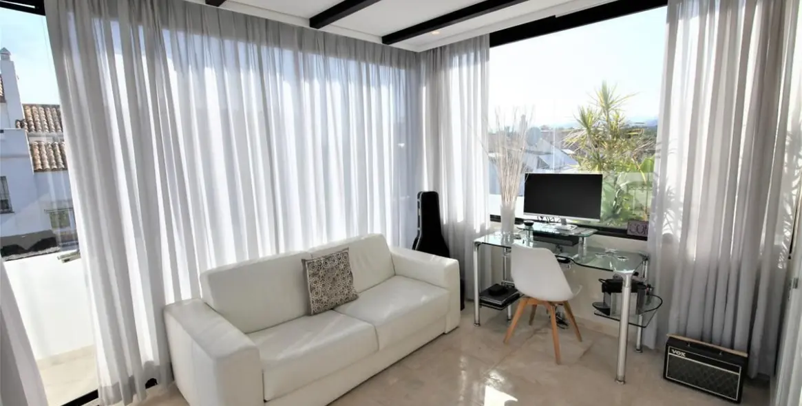 Long-term rent of detached villa in The Golden Mile 14