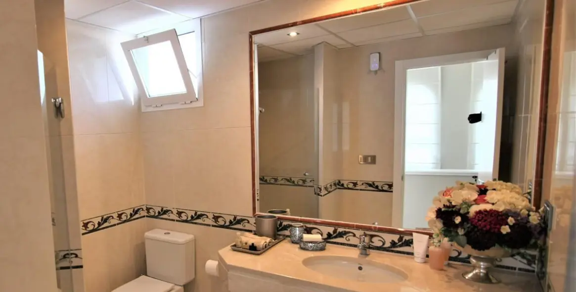 Long-term rent of detached villa in The Golden Mile 16