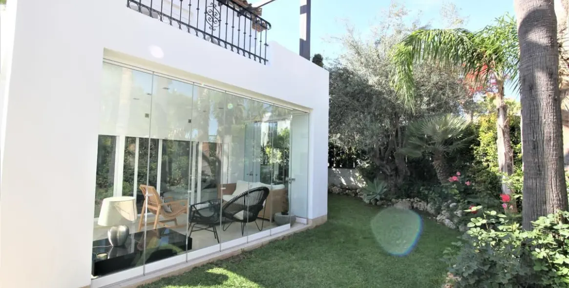 Long-term rent of detached villa in The Golden Mile 19
