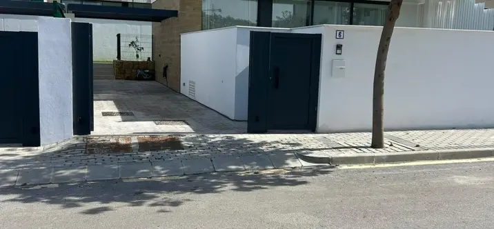 Alquiler a largo plazo de casa pareada en Estepona 0