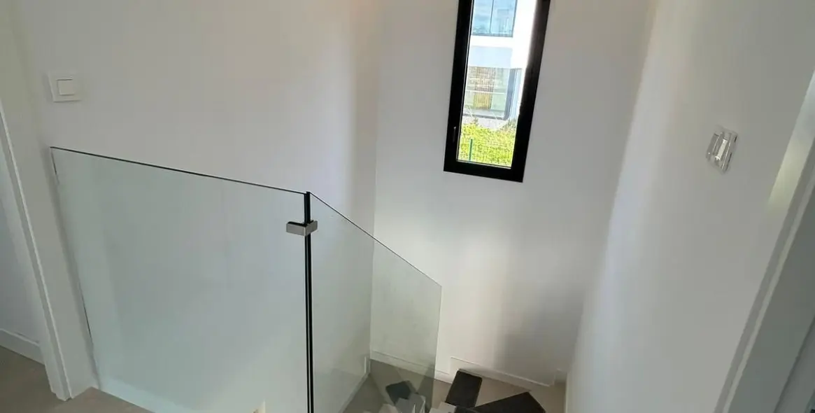 Долгосрочная аренда дома на две семьи в Estepona 14