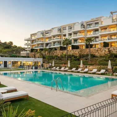 Sale of middle floor apartment in Mijas Costa