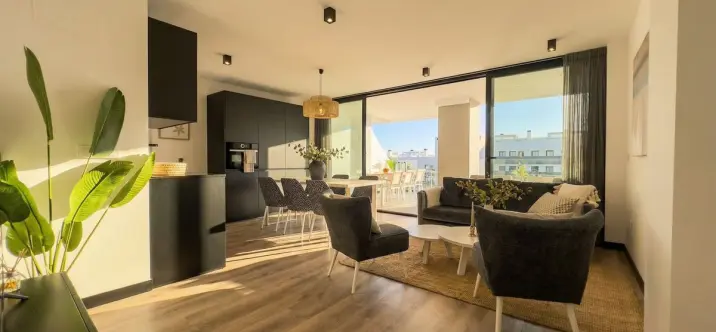 Sale of middle floor apartment in Mijas Costa 2