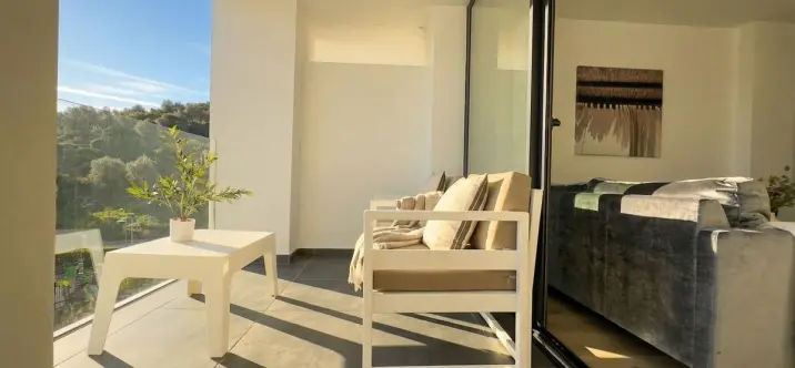 Sale of middle floor apartment in Mijas Costa 3