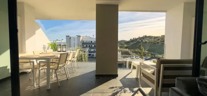Sale of middle floor apartment in Mijas Costa 4